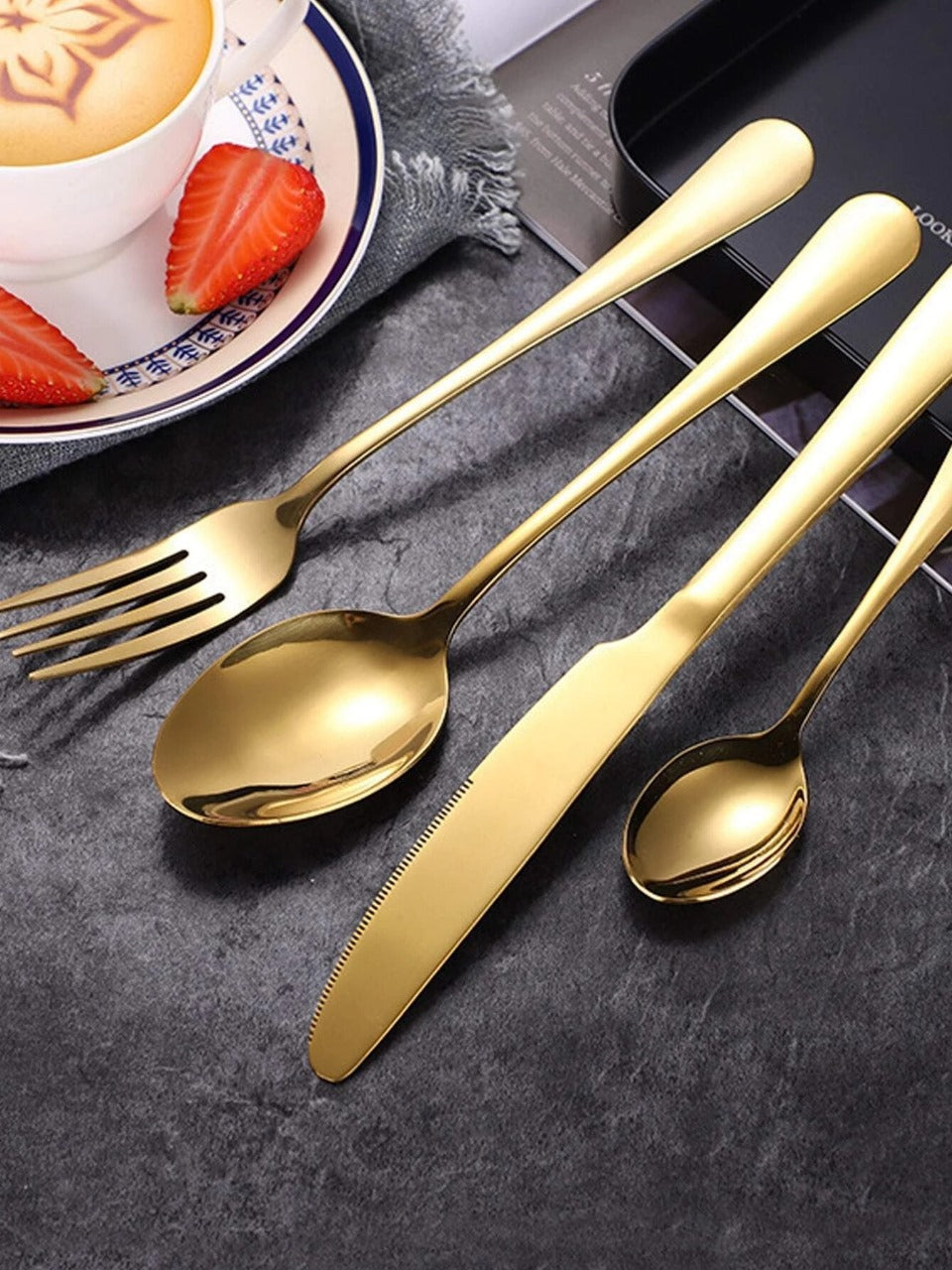 MENAGERE GOLD AZA- 24 PIECES